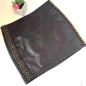 Y2K Andrew Charles Vegan Leather Mini Skirt Sz 26 Goth Punk Brass Chain Festival